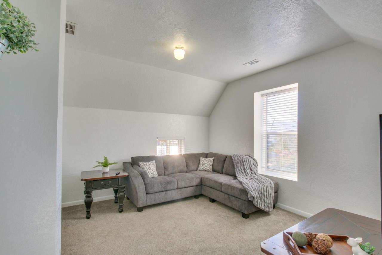 Convenient Logan Apartment - 1 Block To Town! Екстериор снимка
